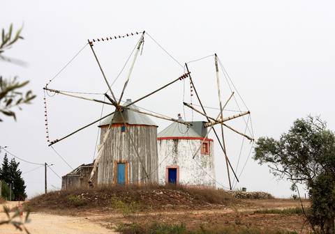 Portuguese windmillsfrom east-west-algarve.com