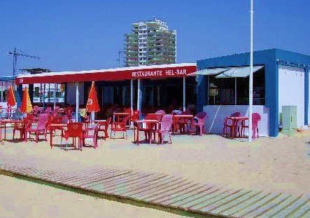 Algarve beach restaurant in Monte-gordo