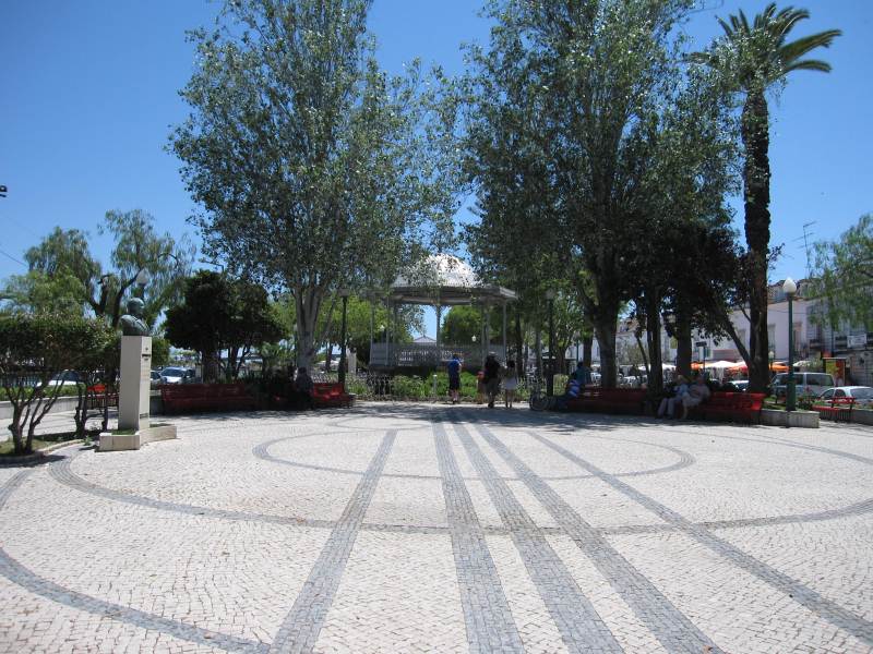 Tavira the riverside.With east-west-algarve.com